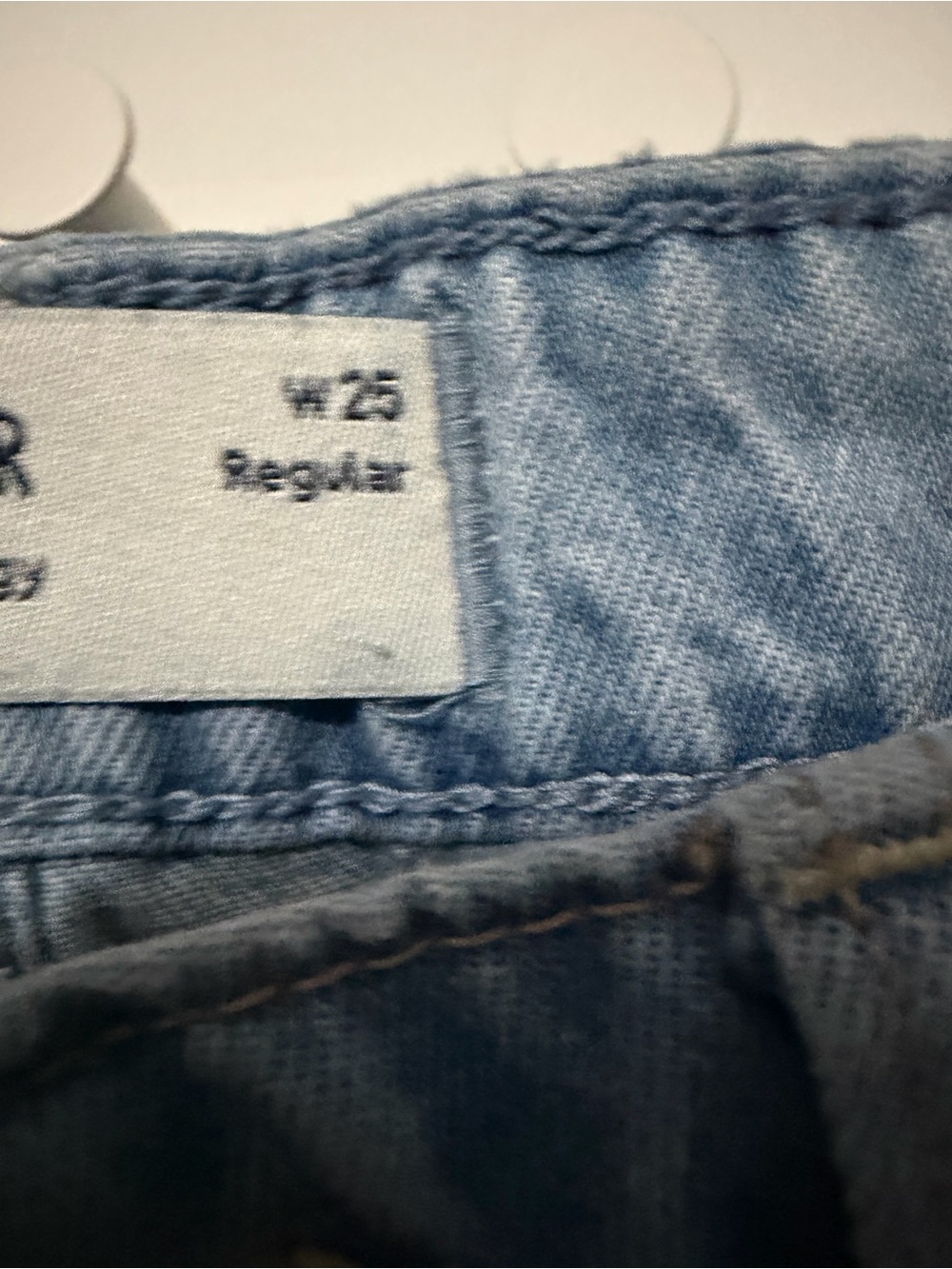 Hollister Light Wash Low-Rise Baggy Jeans - Picture 2 of 7